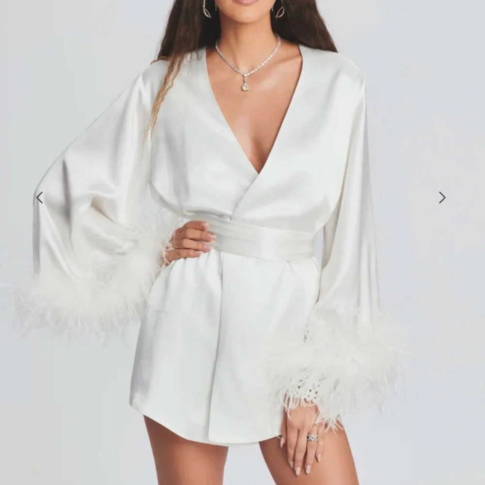 RetrofĂȘte Eva Feather Robe âą White âą Ostrich Feathers âą M âš - Picture 1 of 10